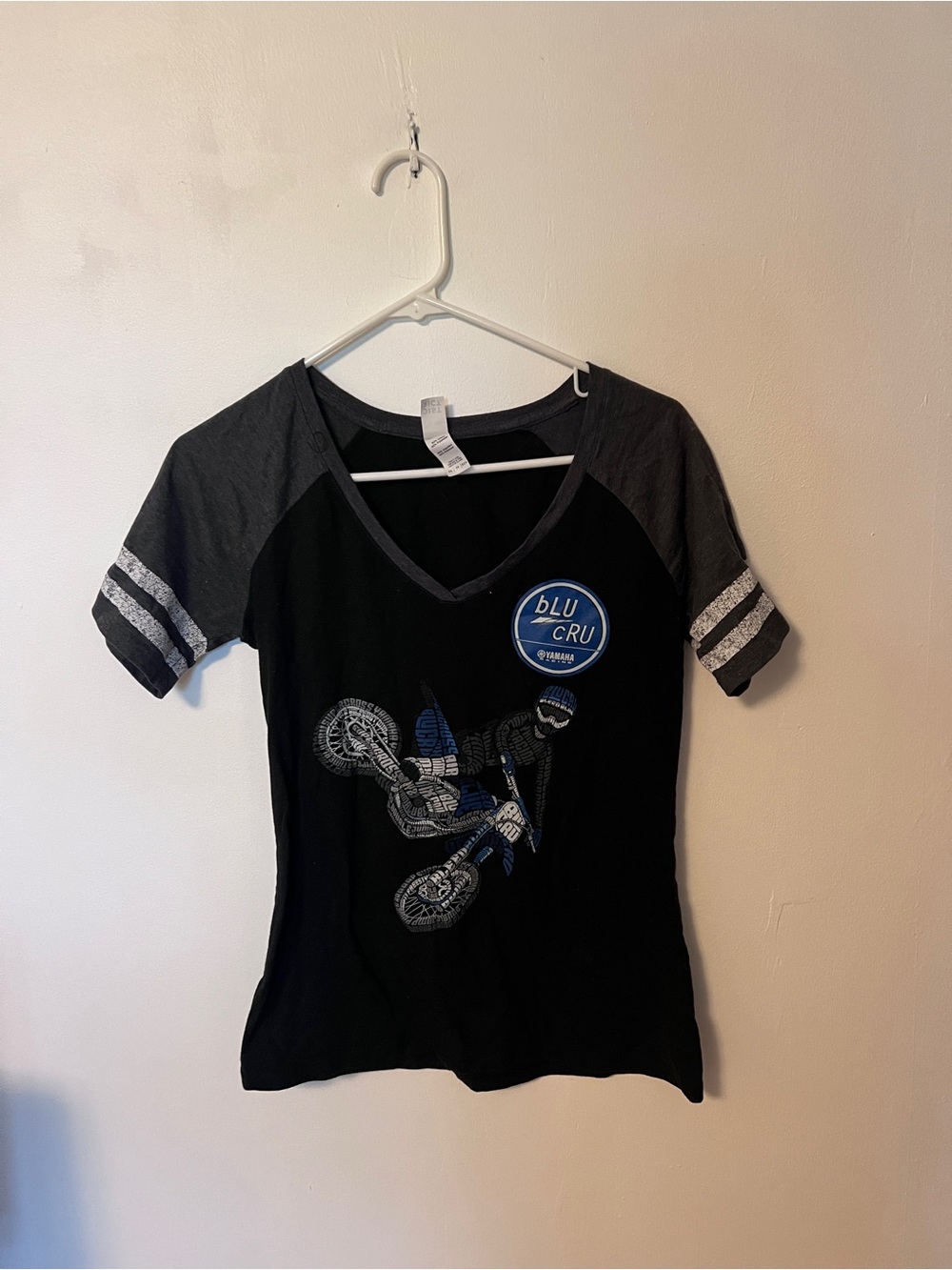 Yamaha x Blu Cru Women's V-Neck Moto Graphic Tee